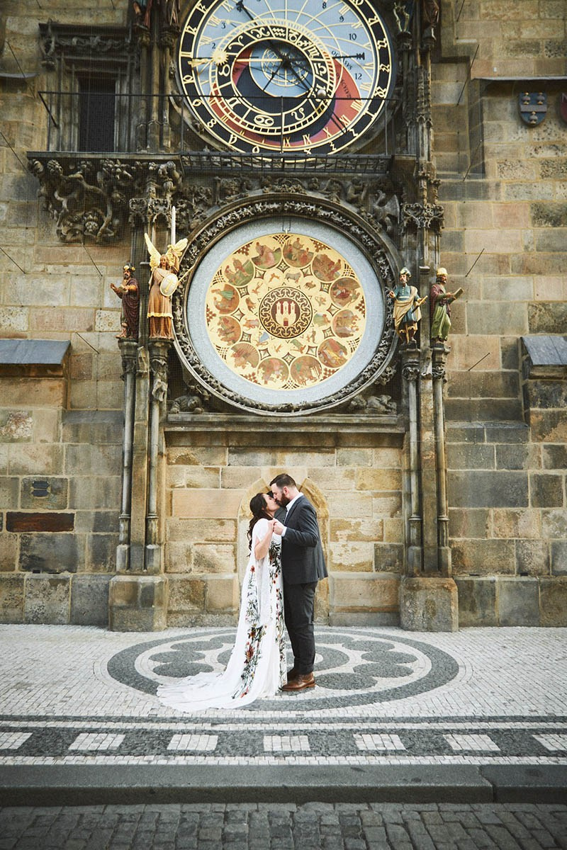 Pre-Dawn Sunrise Engagement Session in Prague