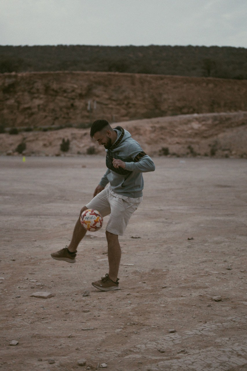 Travel and lifestyle fotografka. Dana Lišková — Empatická fotografka | Introspektivní umělkyně | Neurodivergentní koučka| Zakladatelka Artepy.cz