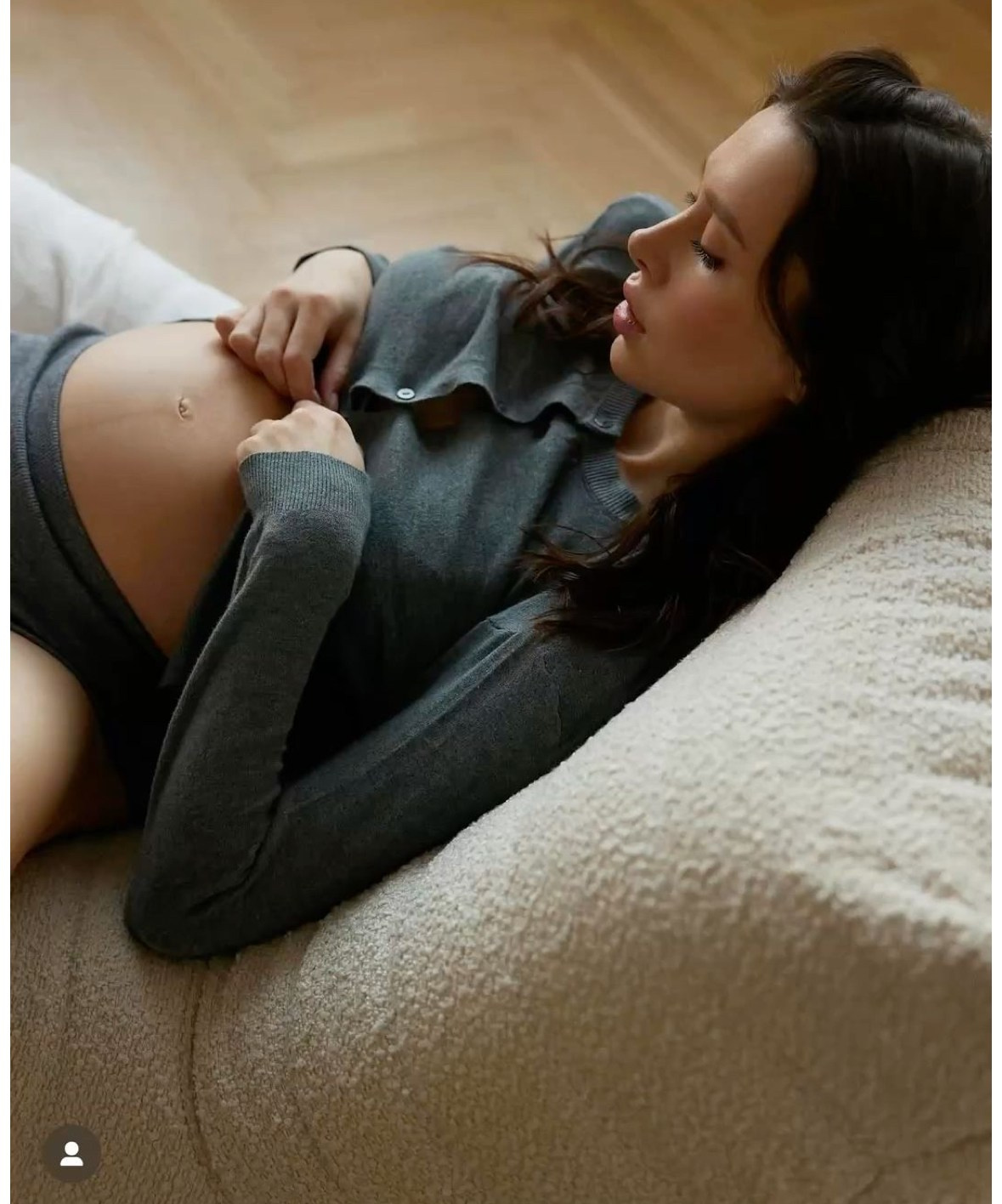 At-Home Maternity Photoshoot Guide | Bay Area Photographer Iryna Rakivnenko. Maternity, newborn photographer in the Bay Area|Iryna Rakivnenko