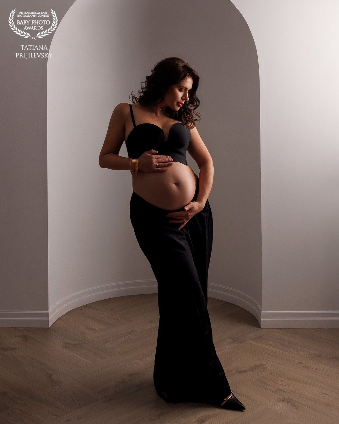 Contact. I am a portrait photographer, creating portraits at all stages of your life! Welcome to my studio in Westmount, Quebec