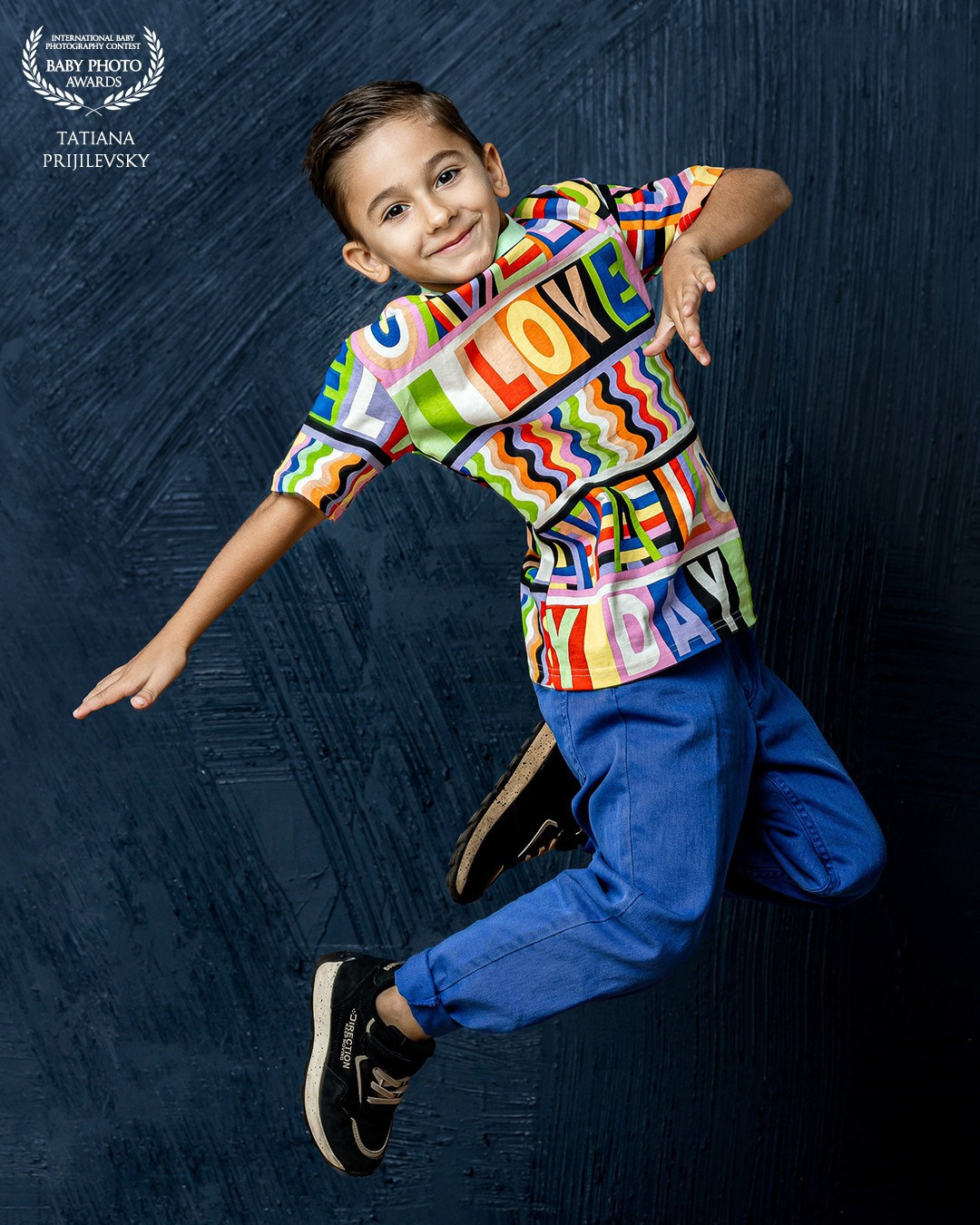 Contact. I am a portrait photographer, creating portraits at all stages of your life! Welcome to my studio in Westmount, Quebec