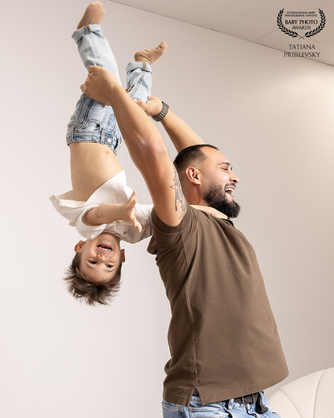 Contact. I am a portrait photographer, creating portraits at all stages of your life! Welcome to my studio in Westmount, Quebec
