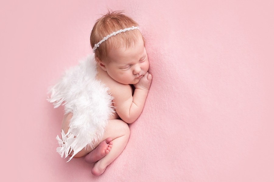 Newborn photoshoot. Wedding and family photographer in Altea, Valencia, Alicante, Benidorm