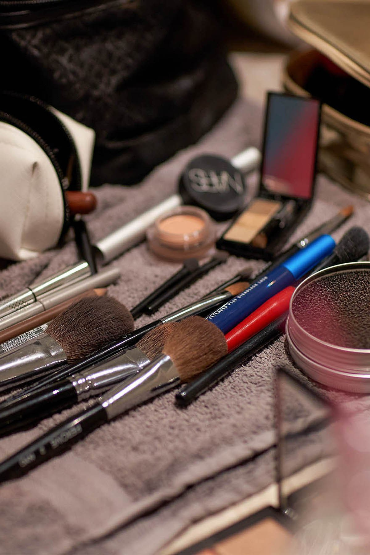 Makeup and hair artist tools in bridal suite Palais Coburg.