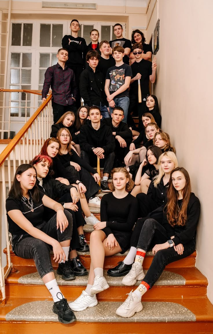 poze grup liceu Moldovaгрупповое фото лицей Молдоваfoto clasă Chișinăuфото класса Кишиневpoze colegi absolvireвыпускной класс фотоalbum grup școlar Moldovaгрупповой альбом Молдоваpoze promoție liceu