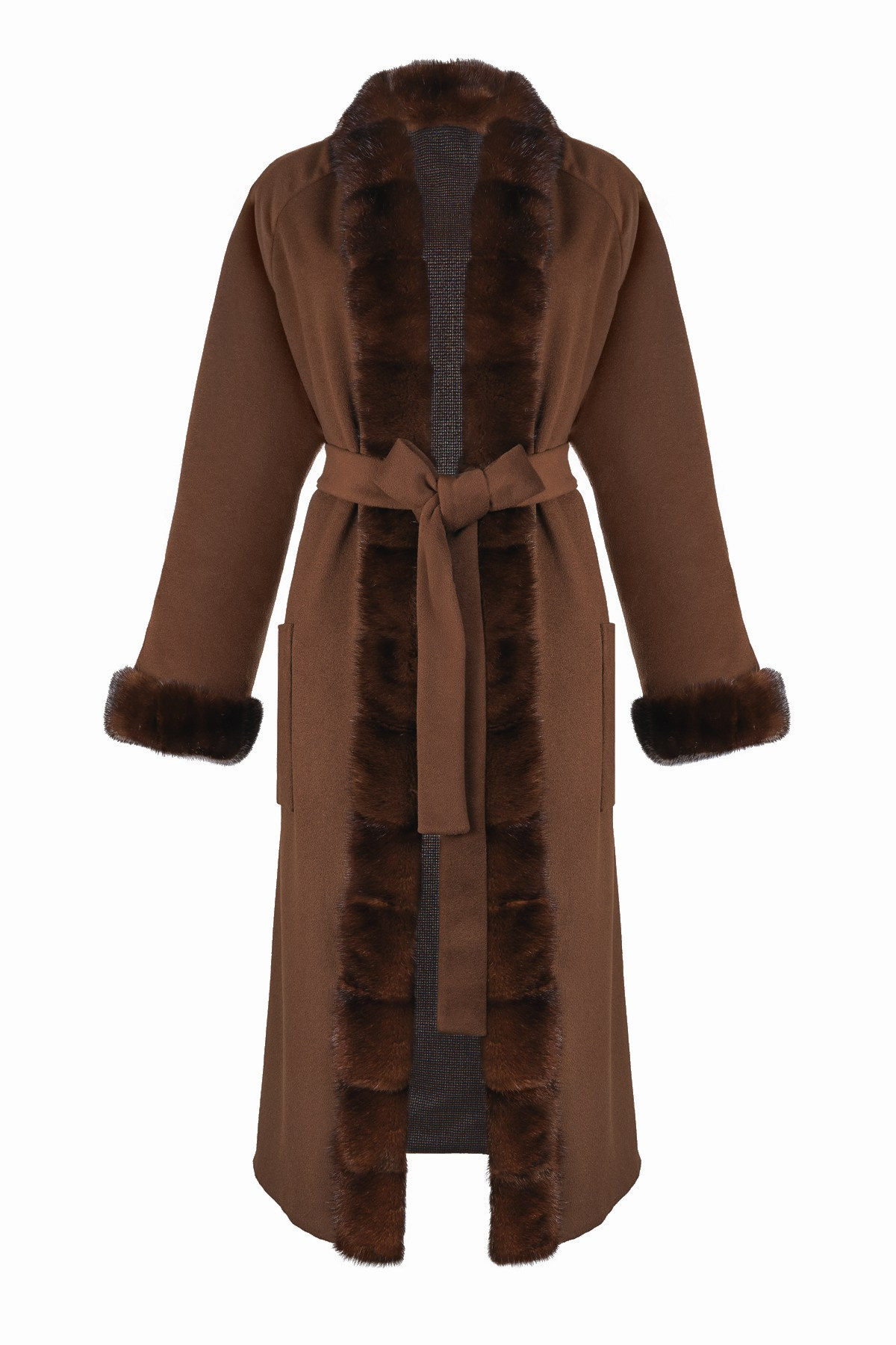 Ten coats and three hats: the plan changed in the first hour | Fashion project