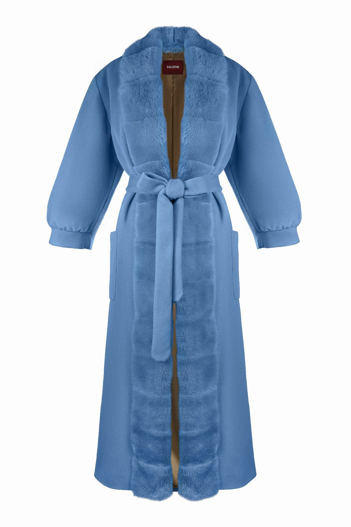 Ten coats and three hats: the plan changed in the first hour | Fashion project