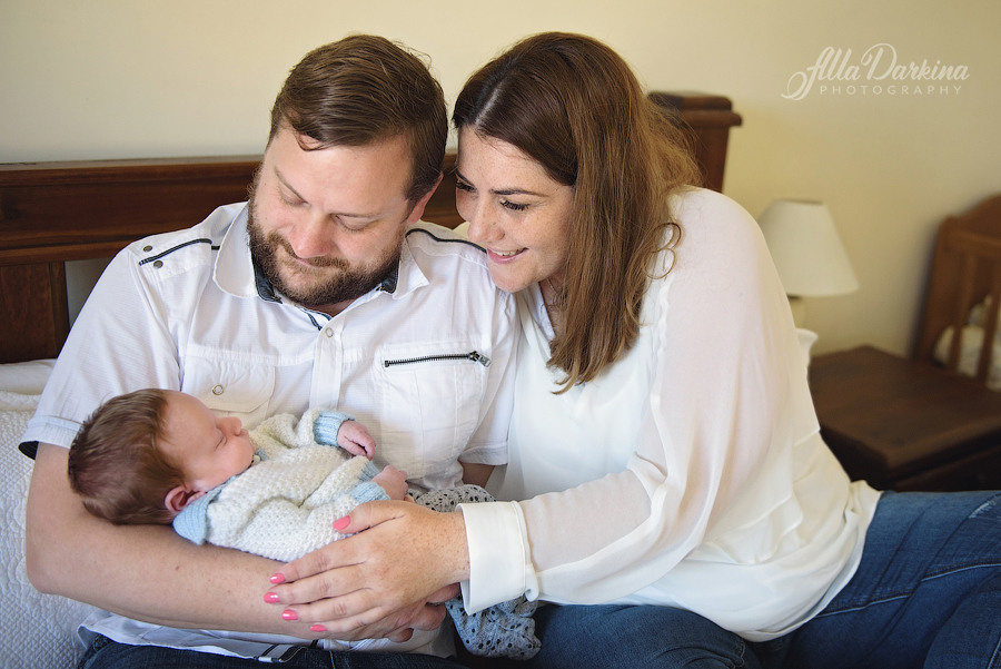 Newborn session price guide. Newborn and family photographer. Hills District. Sydney