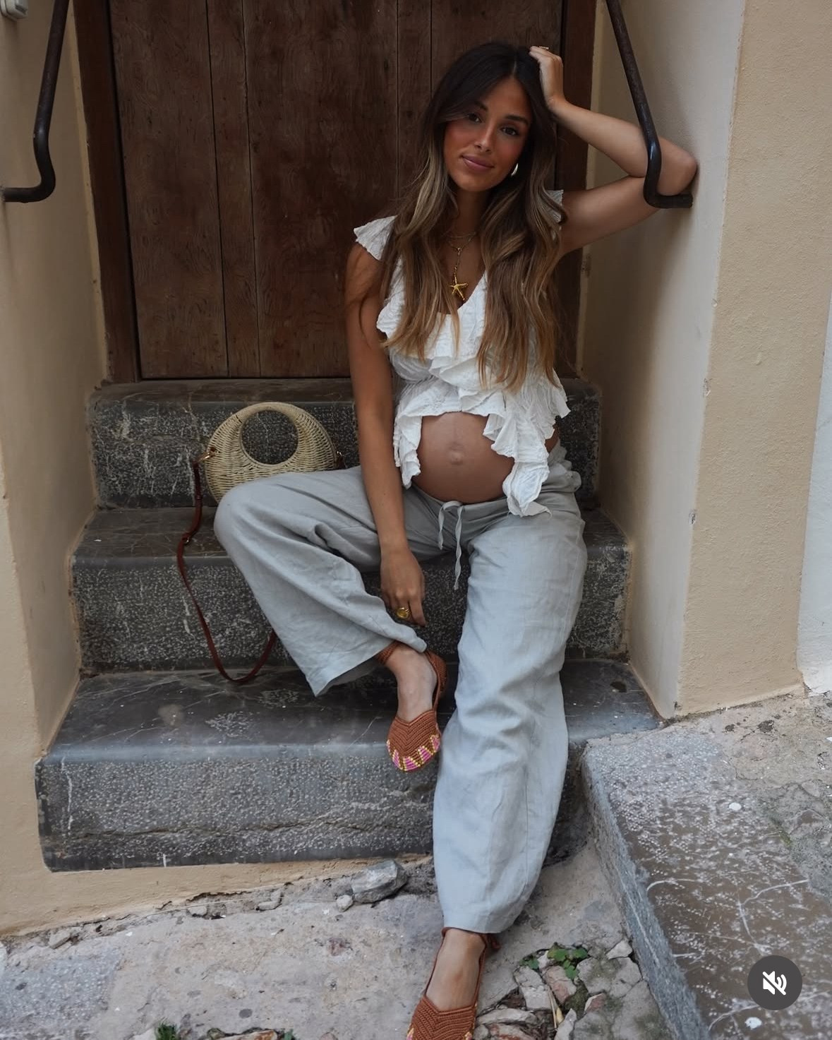 At-Home Maternity Photoshoot Guide | Bay Area Photographer Iryna Rakivnenko. Maternity, newborn photographer in the Bay Area|Iryna Rakivnenko