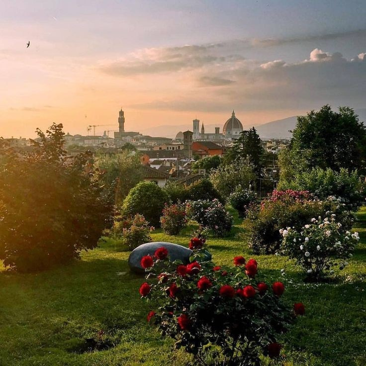 Locations Florence. Wedding and elopement photographer Italy Tuscany Como Milan Pavia Marija Galaka