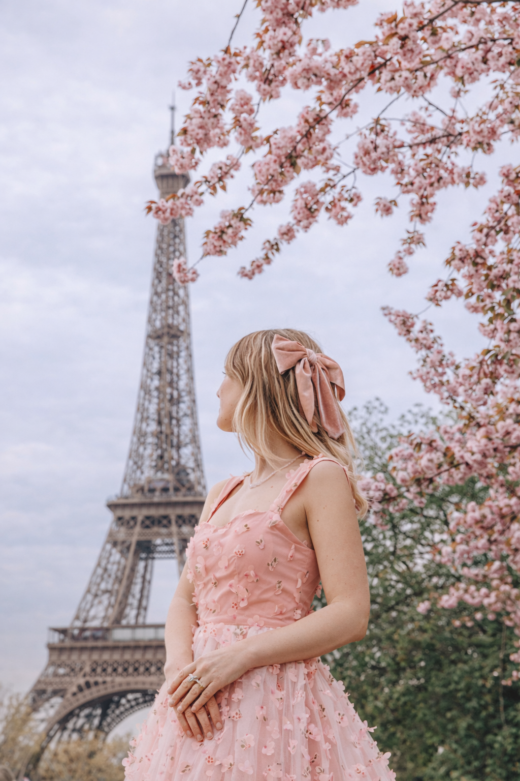 🌸 Cherry Blossoms in Paris: Best Places, Timing & Photoshoot Guide. Photographe à Paris