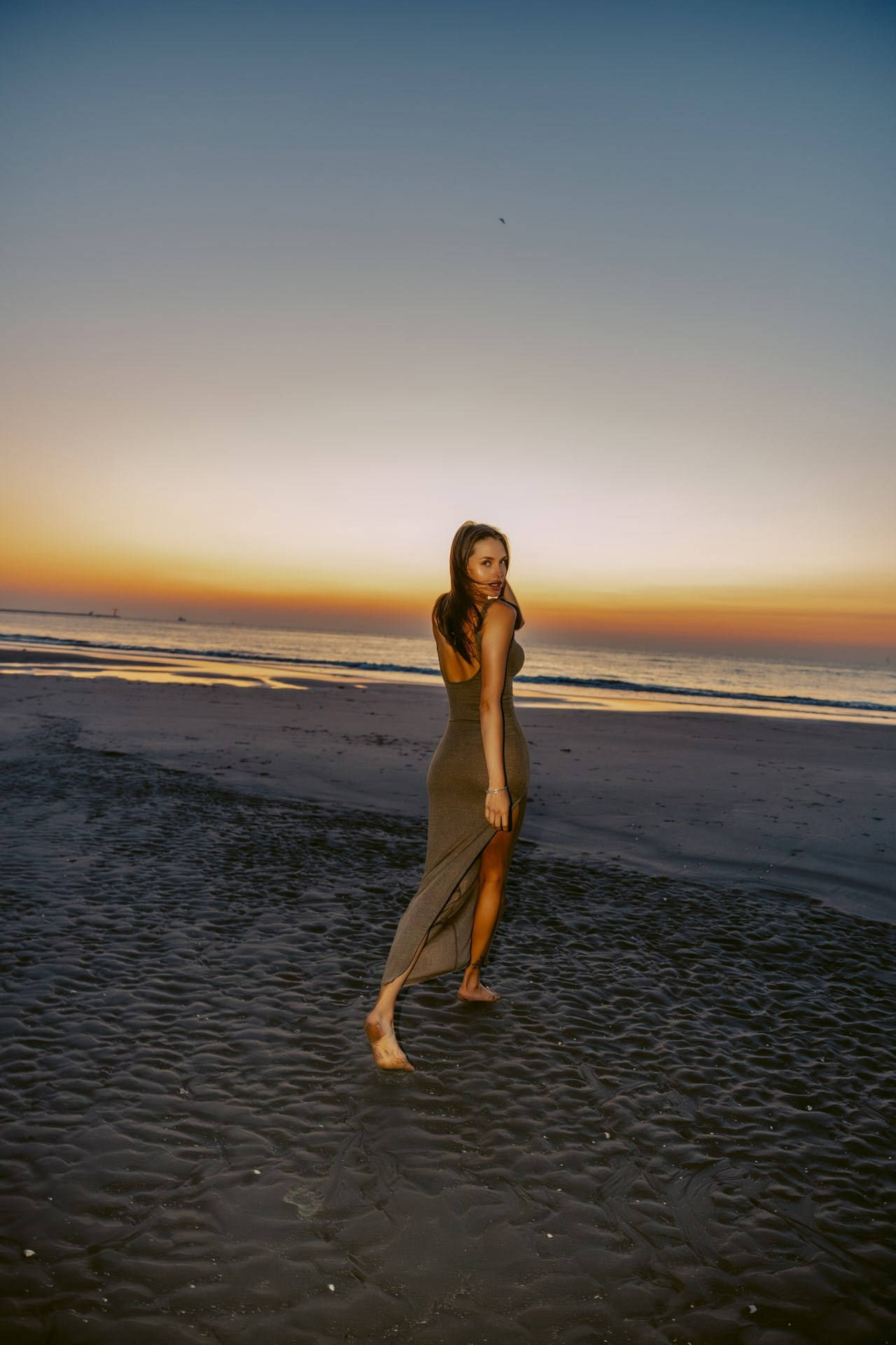 Golden Glow — Trendy Flash Portraits at Sunset. Romantic & Soulful Photography by Natalia Olhova in Rotterdam