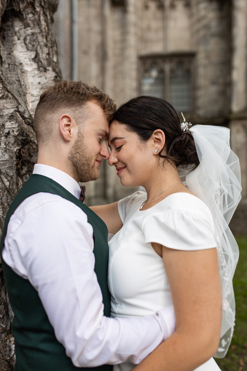 Svatební tým — svatební fotograf a kameraman. Dana Lišková — Empatická fotografka | Introspektivní umělkyně | Neurodivergentní koučka| Zakladatelka Artepy.cz