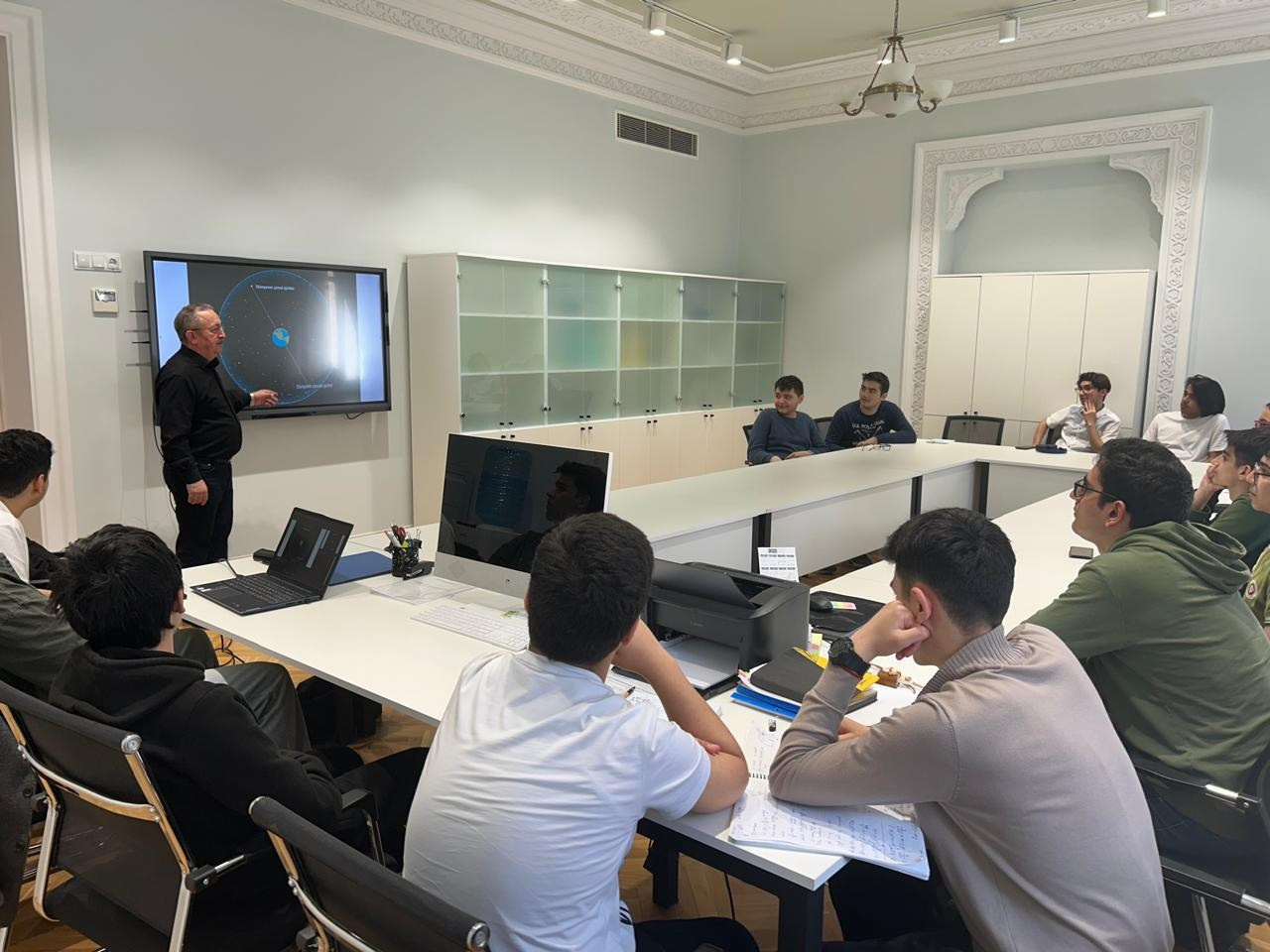 Beynəlxalq Astronomiya və Astrofizika Olimpiadasına hazırlıq dərsləri başlayıb. Həvəskar Astronomlar Cəmiyyəti — Astronomy.az