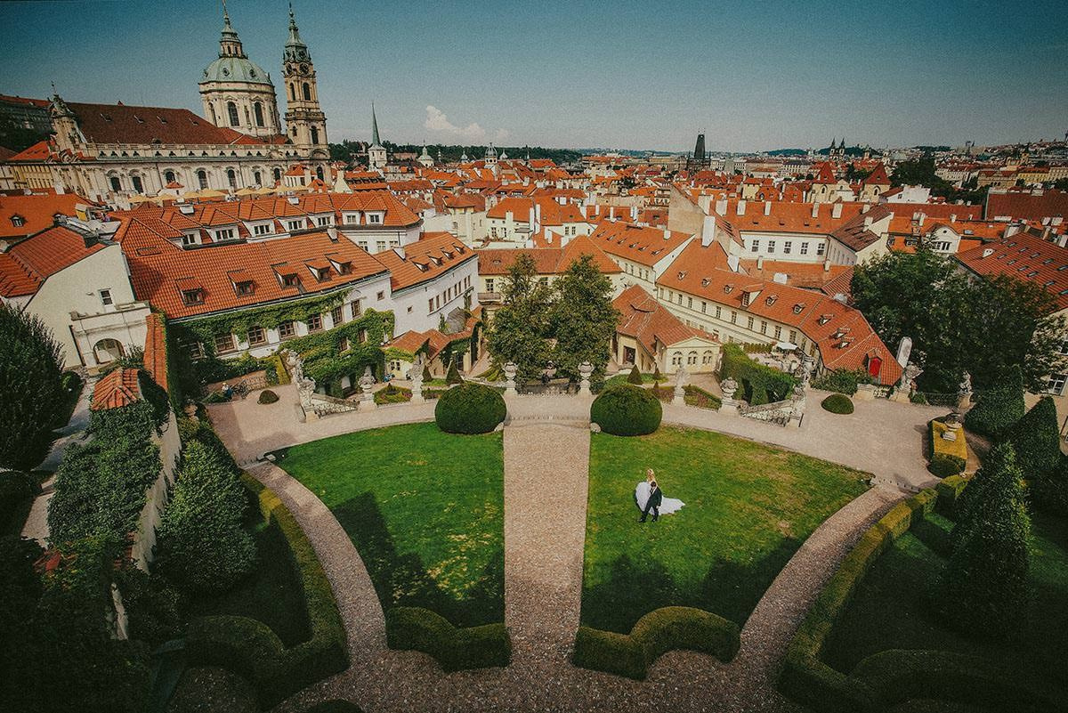Michelle & Dan — Designer Vrtba Garden Wedding Photography, Prague