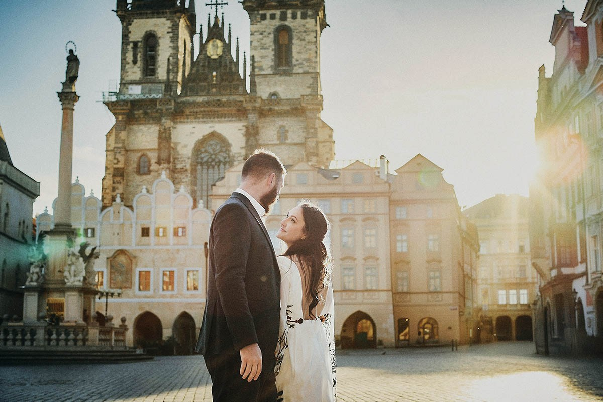 Pre-Dawn Sunrise Engagement Session in Prague