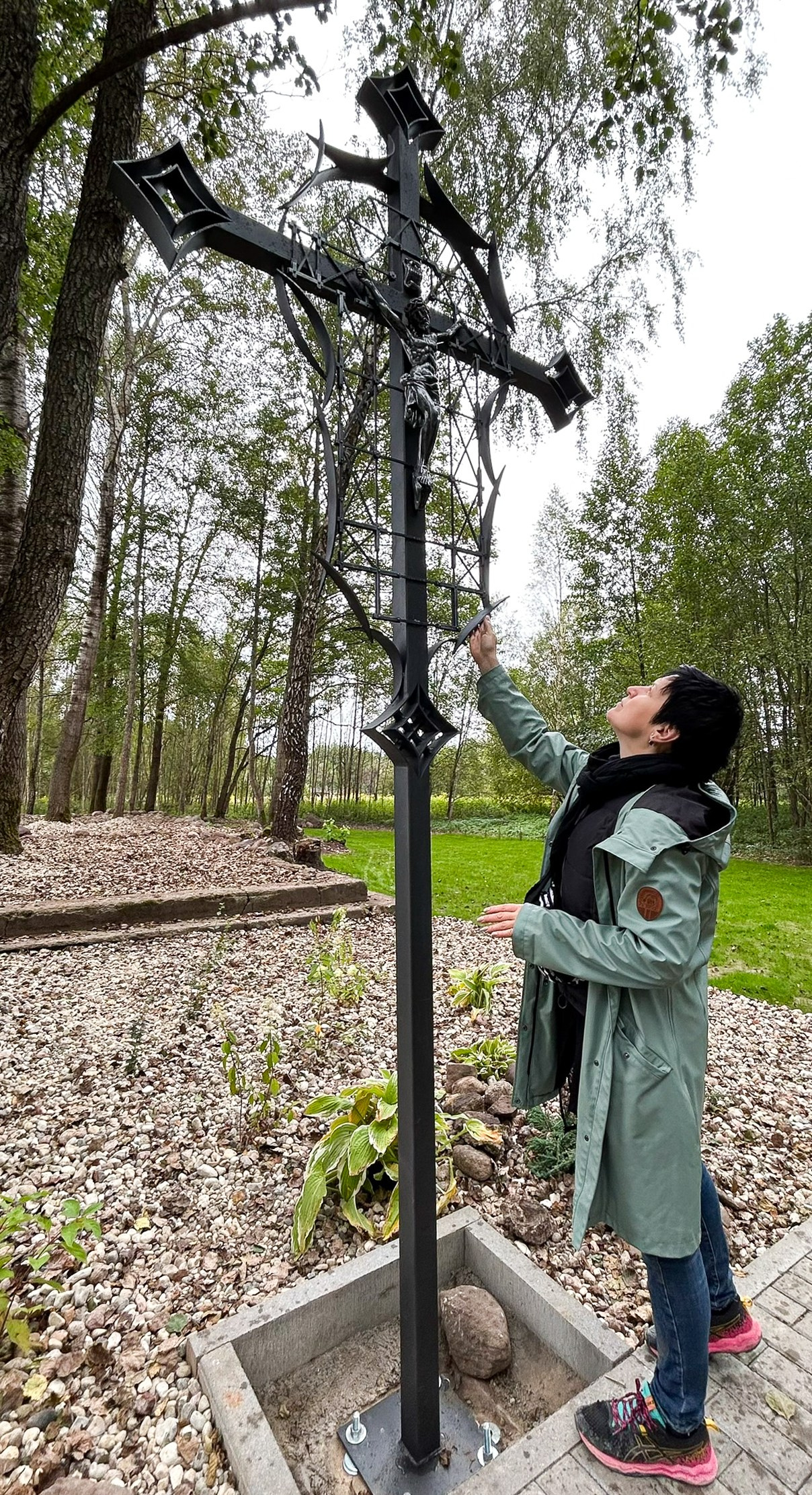 Примерка и установка креста на историческом месте в Городке.