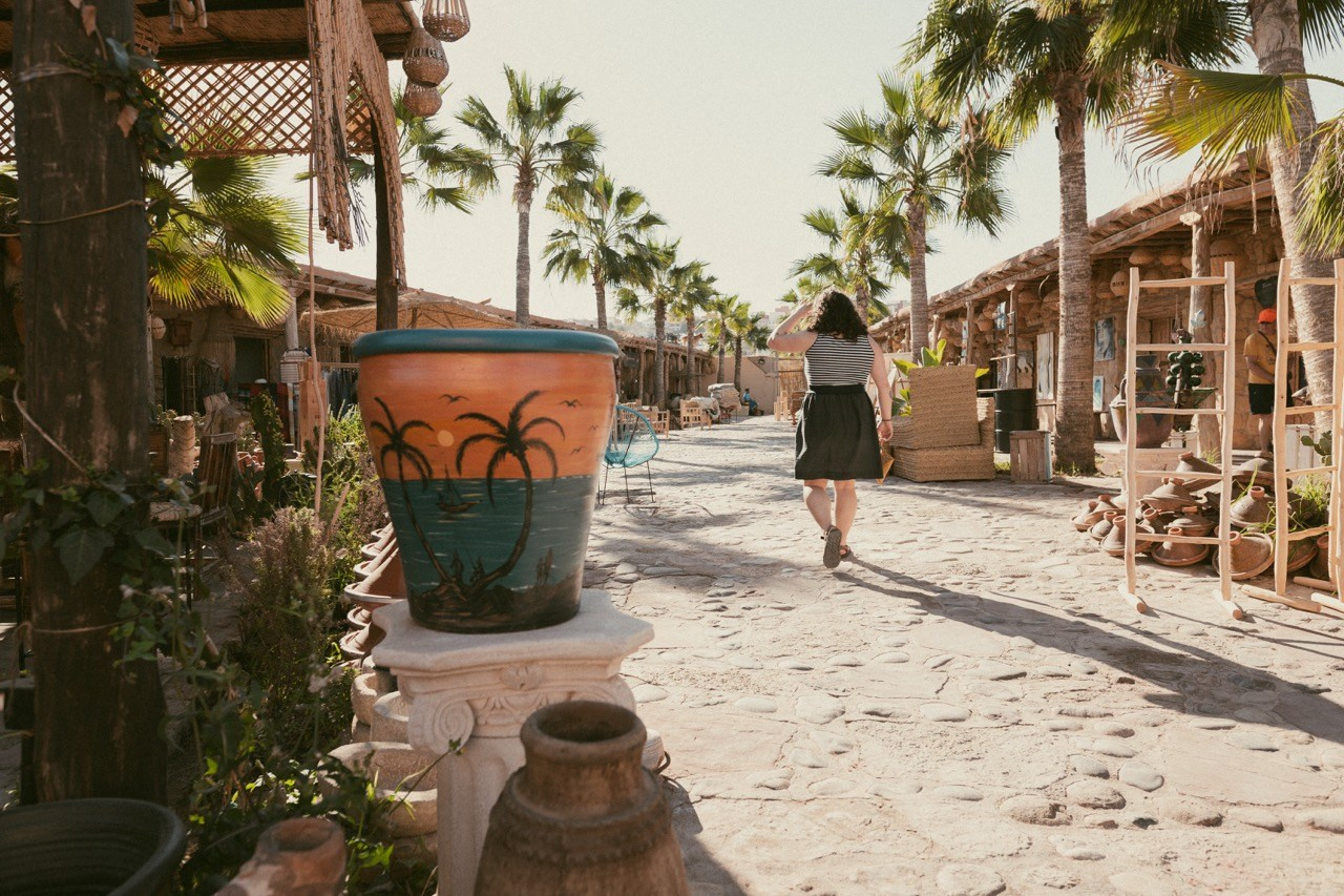 Travel and lifestyle fotografka. Dana Lišková — Empatická fotografka | Introspektivní umělkyně | Neurodivergentní koučka| Zakladatelka Artepy.cz