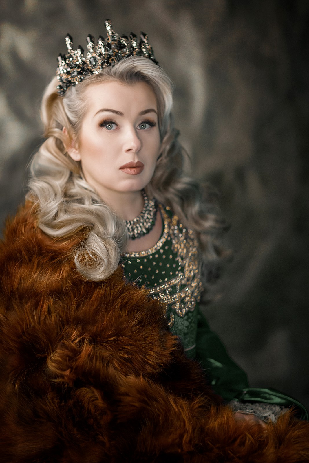 Образ благородной дамы в тёмно-зелёном, историческая съёмка