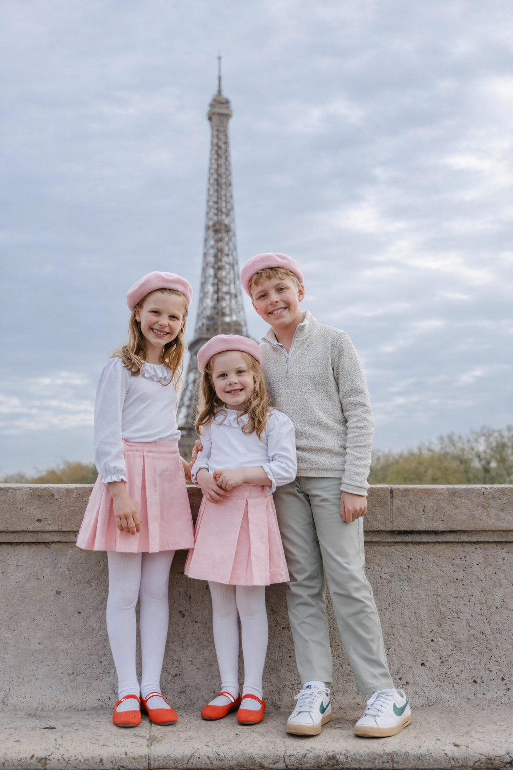 Paris Family Photographer — Artistic Family Photo & Video Experiences with Liya. Photographe à Paris