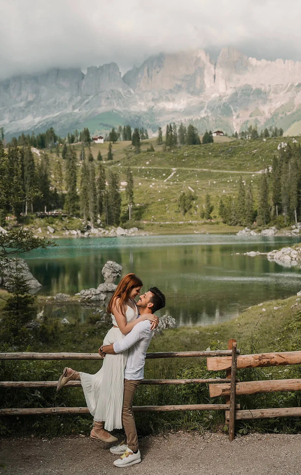 Sesión de Preboda en el Lago di Carezza, Dolomitas | El Velo Blanco. El Velo Blanco I Fotógrafos de Bodas