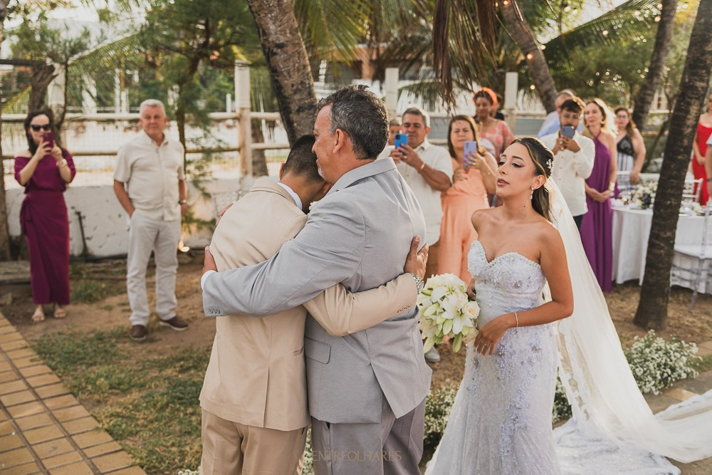 ISADORA & THIAGO. EntreOlhares Fotografia e Filmagem de Casamentos em Recife/PE e João Pessoa/PB — Momentos únicos eternizados com sensibilidade