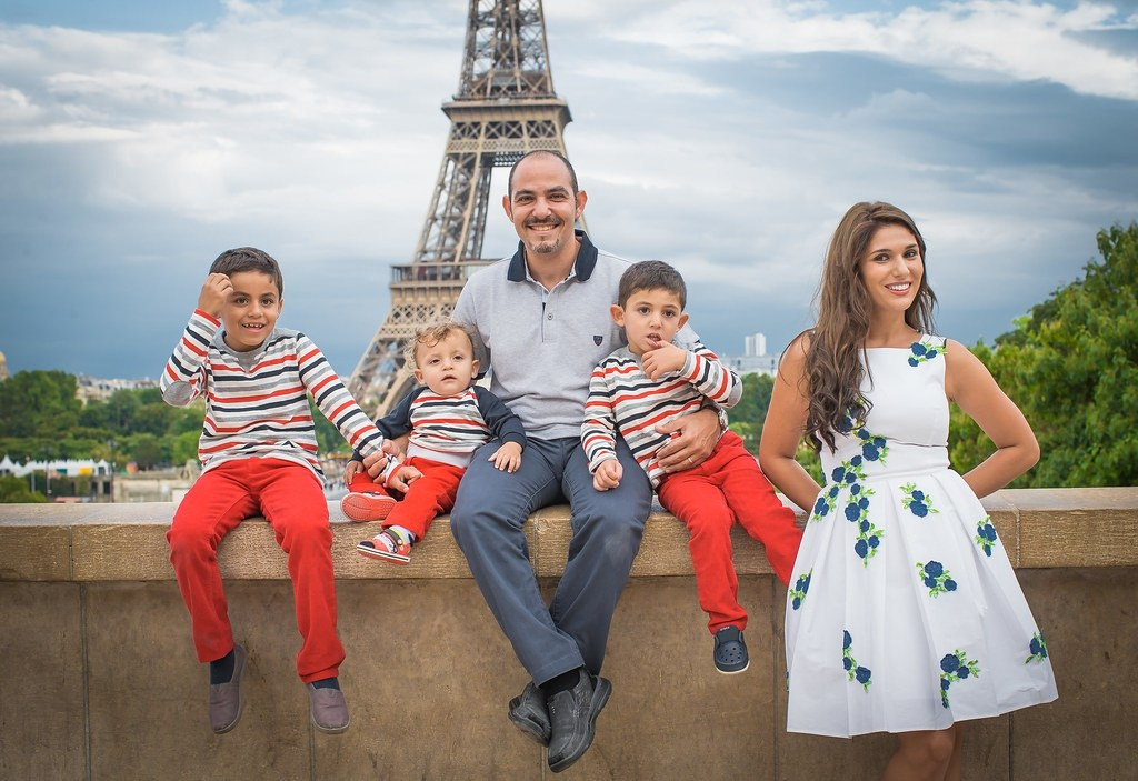 Paris Family Photographer — Artistic Family Photo & Video Experiences with Liya. Photographe à Paris