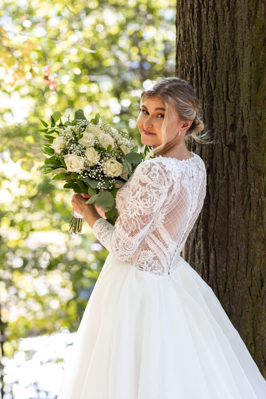 Svatební tým — svatební fotograf a kameraman. Dana Lišková — Empatická fotografka | Introspektivní umělkyně | Neurodivergentní koučka| Zakladatelka Artepy.cz