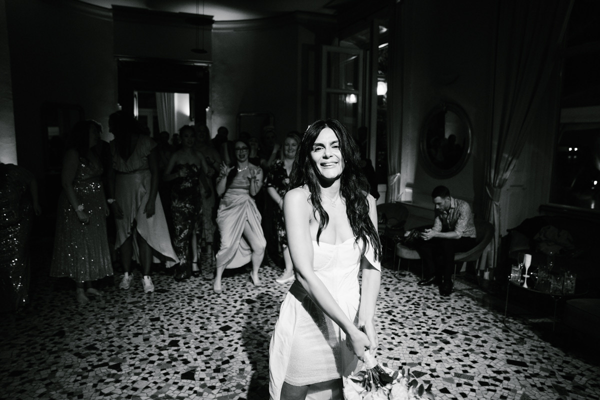 Hochzeitsfotograf über inspirierende Hochzeit am Comer See. Inna Zaytseva Photography | Fotografin in München | Content Creation