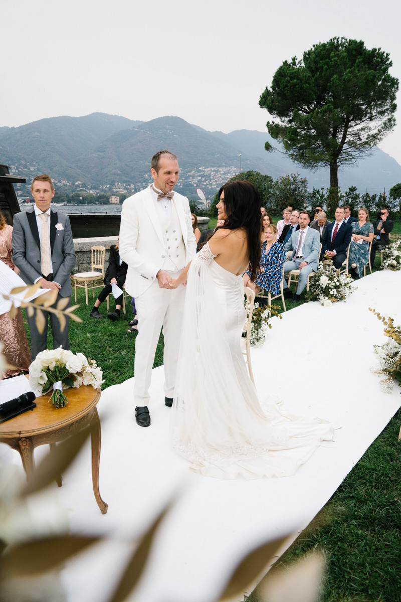 Hochzeitsfotograf über inspirierende Hochzeit am Comer See. Inna Zaytseva Photography | Fotografin in München | Content Creation