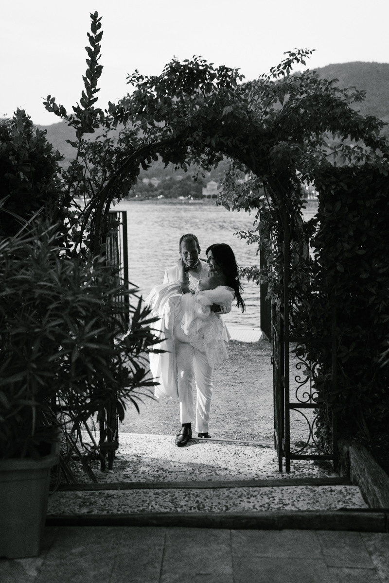 Hochzeitsfotograf über inspirierende Hochzeit am Comer See. Inna Zaytseva Photography | Fotografin in München | Content Creation