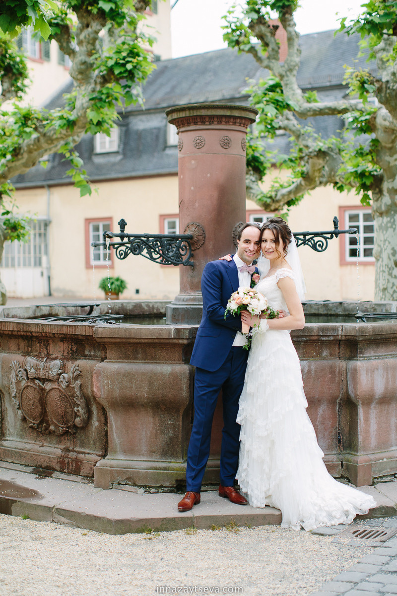 Couple wedding photo session in Schloss Bad Homburg