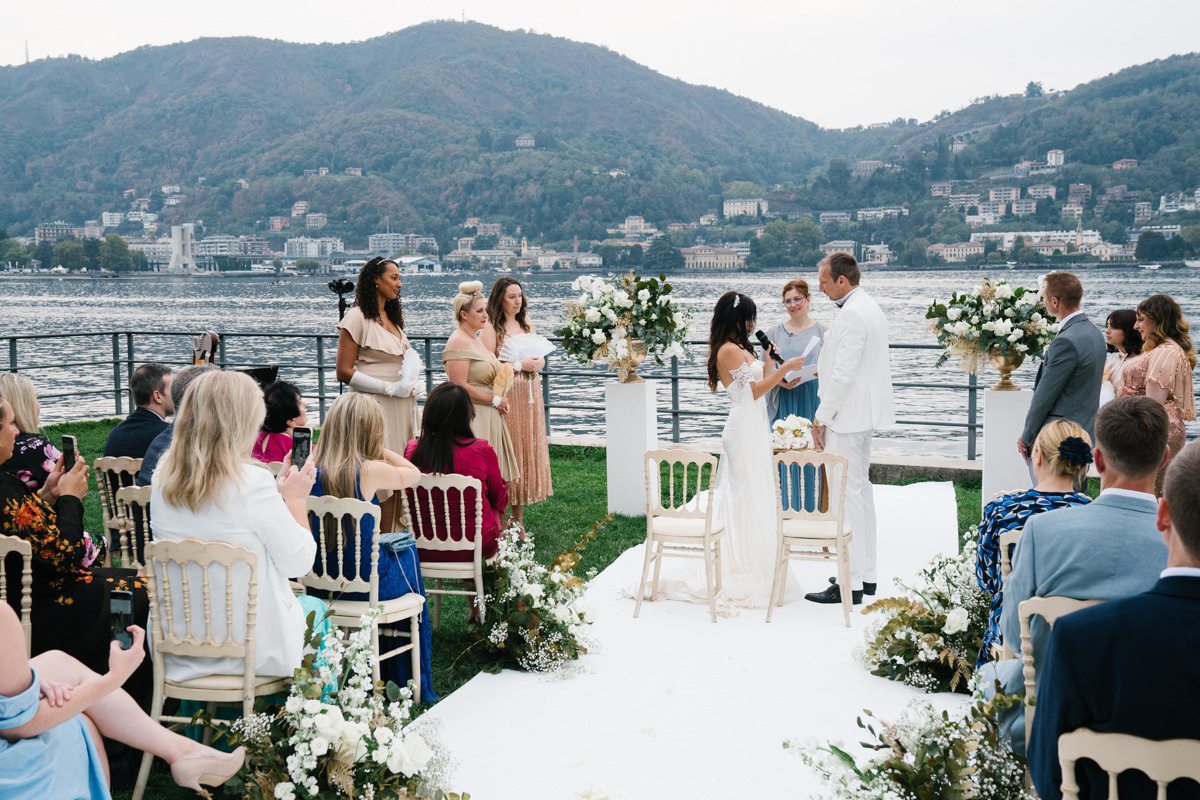 Hochzeitsfotograf über inspirierende Hochzeit am Comer See. Inna Zaytseva Photography | Fotografin in München | Content Creation