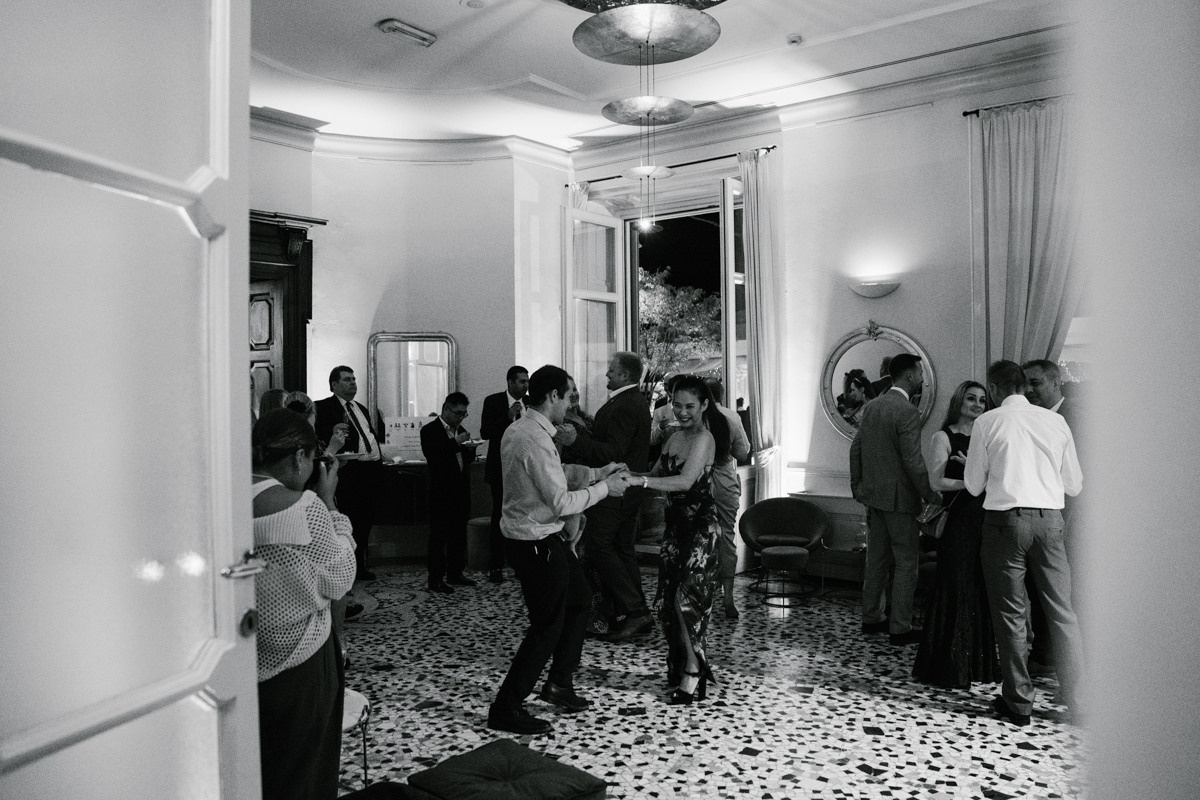 Hochzeitsfotograf über inspirierende Hochzeit am Comer See. Inna Zaytseva Photography | Fotografin in München | Content Creation