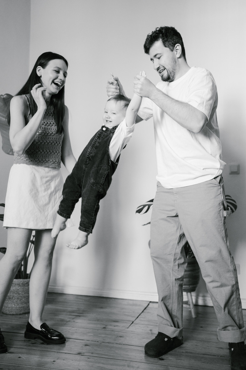 CONVERTING HOME FOR PHOTOSTUDIO FOR FAMILY PHOTOSESSION. Inna Zaytseva Photography | Photographer in Munich | Content Creation