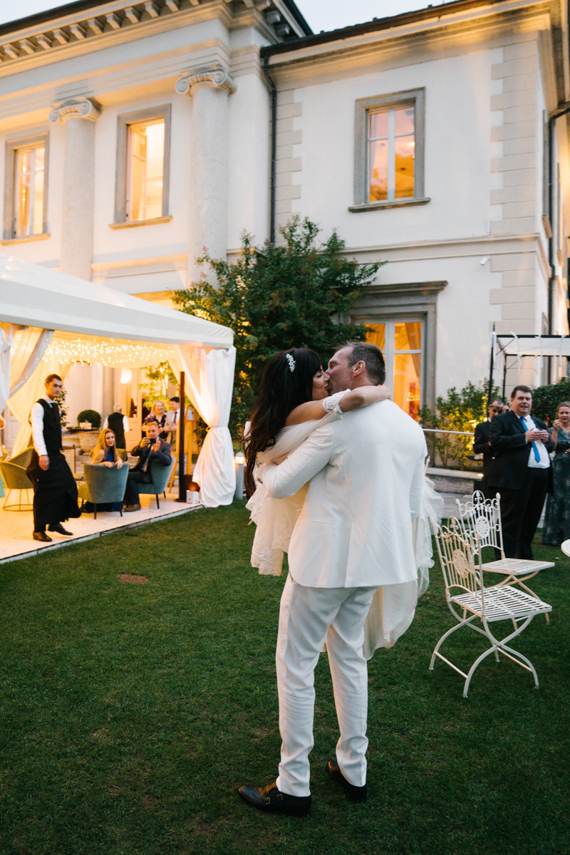 Hochzeitsfotograf über inspirierende Hochzeit am Comer See. Inna Zaytseva Photography | Fotografin in München | Content Creation