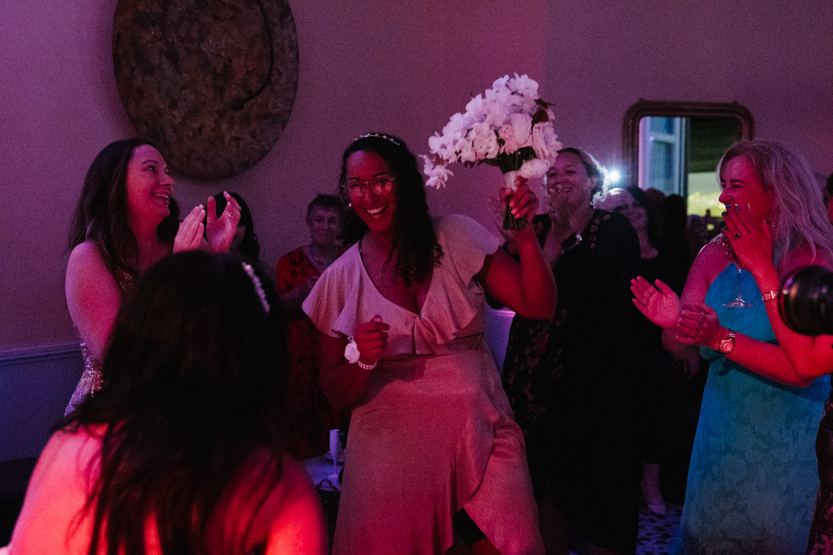 Hochzeitsfotograf über inspirierende Hochzeit am Comer See. Inna Zaytseva Photography | Fotografin in München | Content Creation