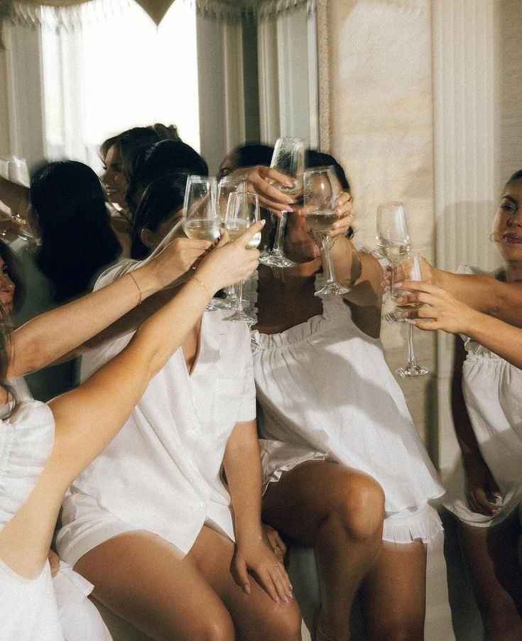 Wedding guide ITA. Wedding and elopement photographer Italy Tuscany Como Milan Pavia Marija Galaka