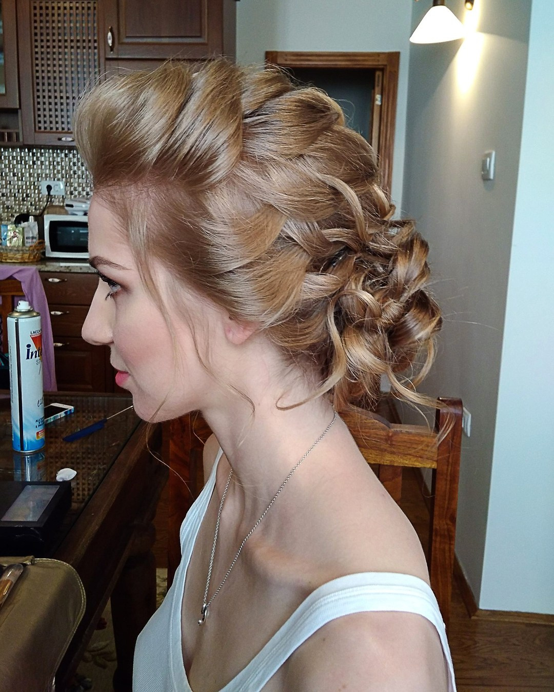 Hairdresser in Montenegro. Makeup artist and hairdresser in Montenegro Nadia Lia