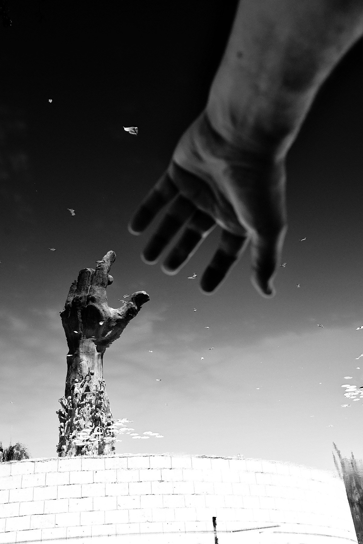 Miami Street Photography — Black & White Vertical Experiment with Light, Contrast & Structure, Breaking NYC Shooting Style. Emin Kuliyev — Award-Winning Wedding Photojournalist NYC & USA | Best Wedding Photographer Known for Candid, Timeless Moments