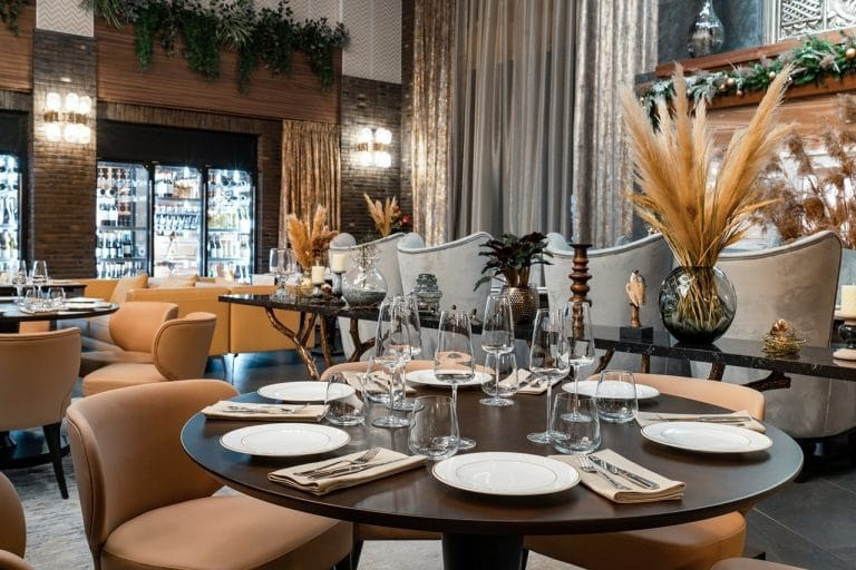 РЕСТОРАН С ЭЛЕМЕНТАМИ ПРИРОДЫ. Дизайн интерьера и 3D-визуализация | AB Design Buro