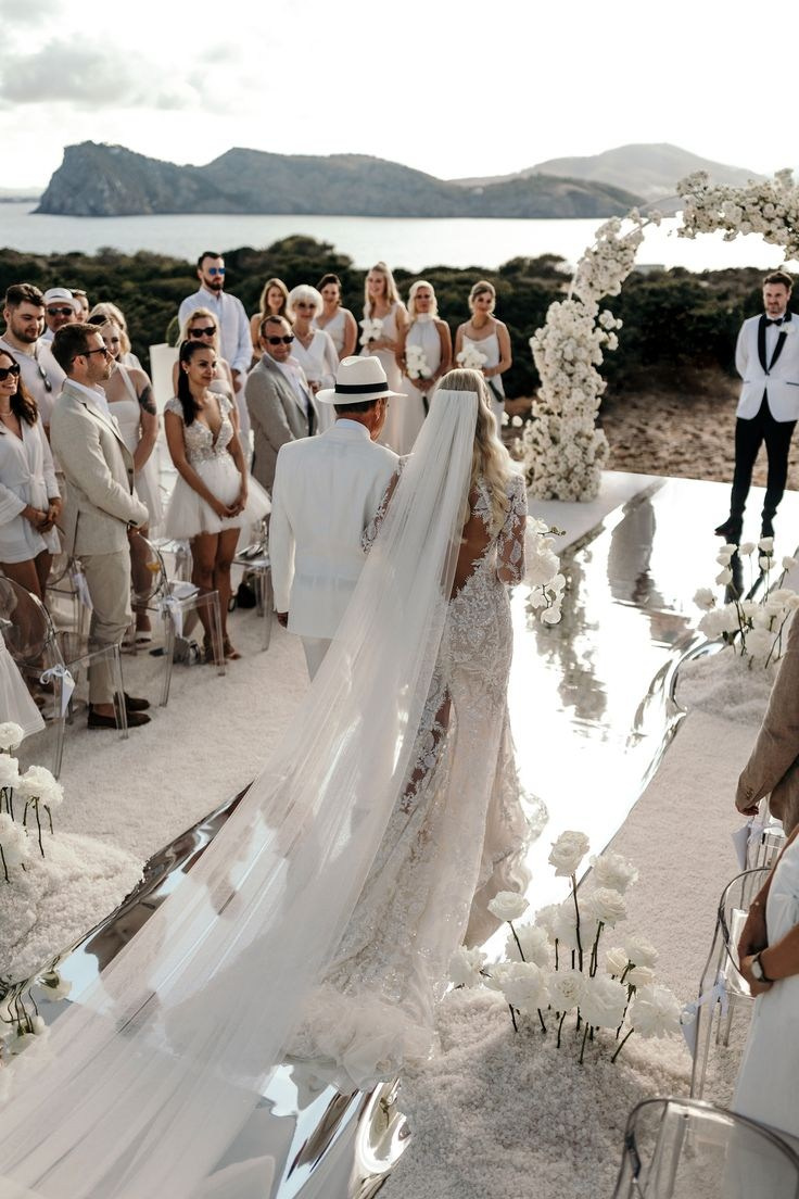 Wedding guide ITA. Wedding and elopement photographer Italy Tuscany Como Milan Pavia Marija Galaka