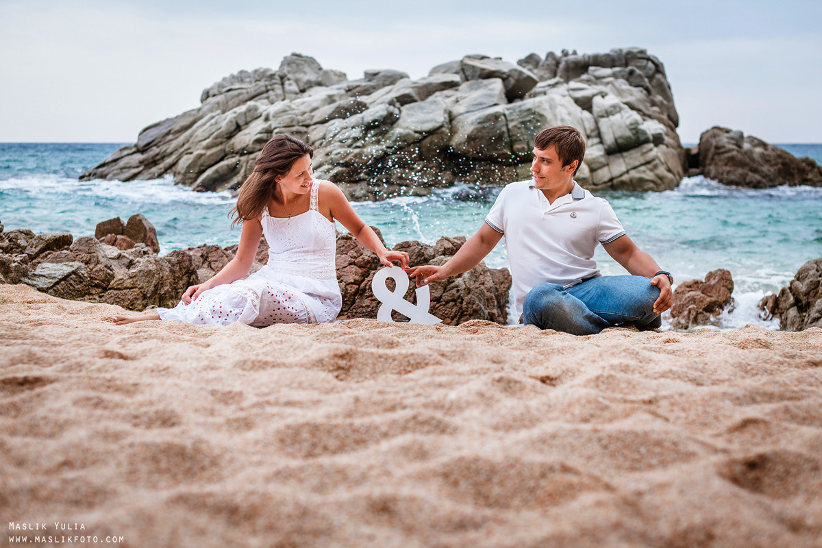 Sesión de fotos de mar en Tossa de Mar. Fotógrafo en Barcelona  Maslik Yulia