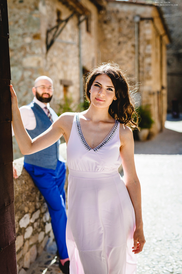 Photosession in the fabulous Besalu. Photographer in Barcelona Spain Maslik Yulia