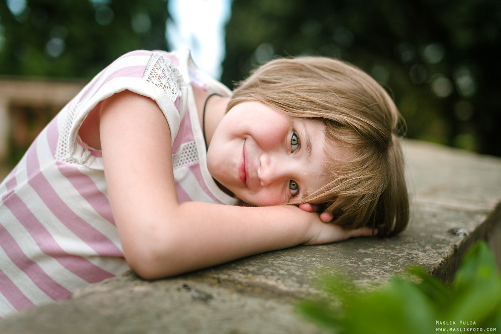 Семейная фотосессия в Барселоне в  парке Лабиринт. Фотограф в Барселоне Испании Маслик Юлия