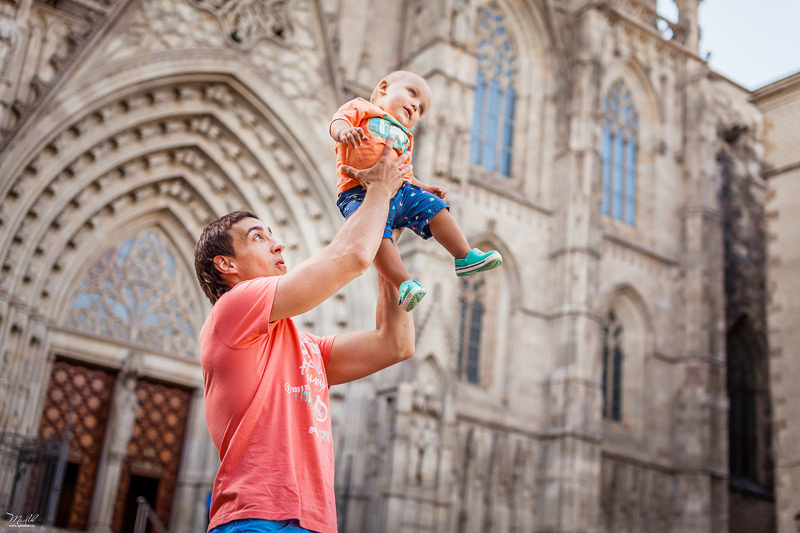 Perky sesión de fotos familiares en Barcelona. Fotógrafo en Barcelona  Maslik Yulia