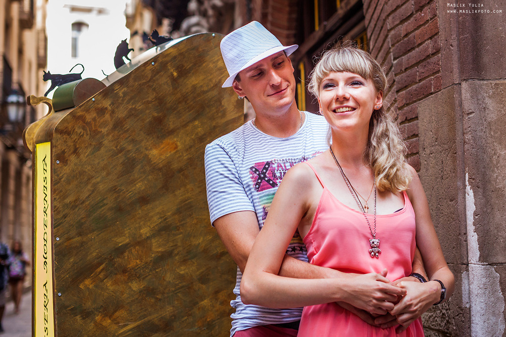 Colorful photo shoot in Barcelona. Photographer in Barcelona Spain Maslik Yulia