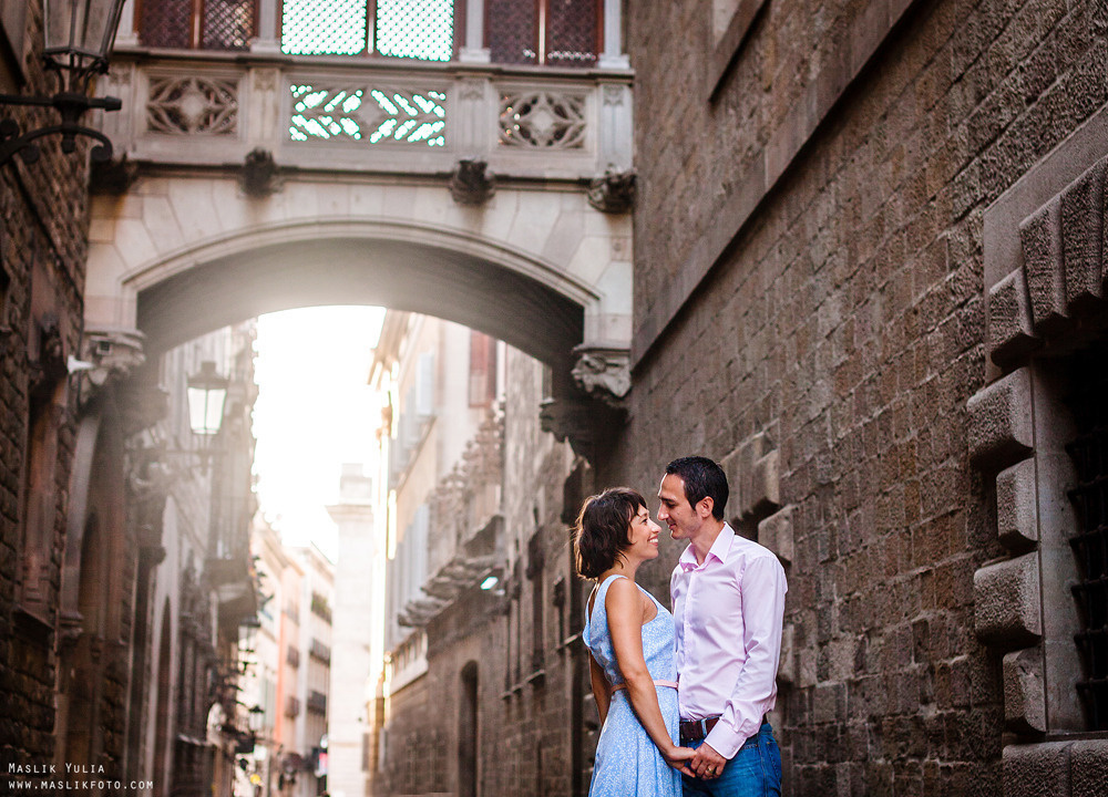 Sesión de fotos por la mañana en Barcelona. Fotógrafo en Barcelona  Maslik Yulia