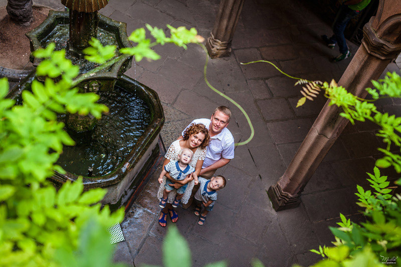 Sesión de fotos familiares en Barcelona. Fotógrafo en Barcelona  Maslik Yulia