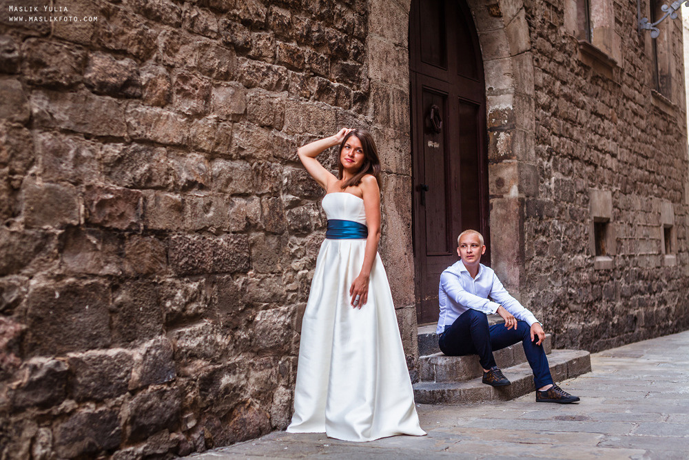 Elegante paseo fotográfico de boda. Fotógrafo en Barcelona  Maslik Yulia